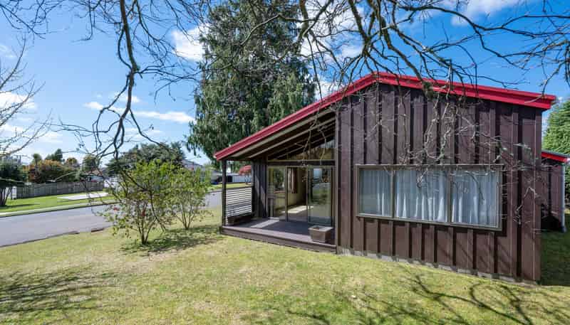 1 Wychwood Crescent, Springfield