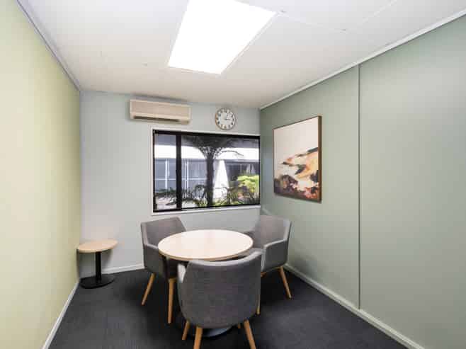 Long term lease inside the 4 Aves 