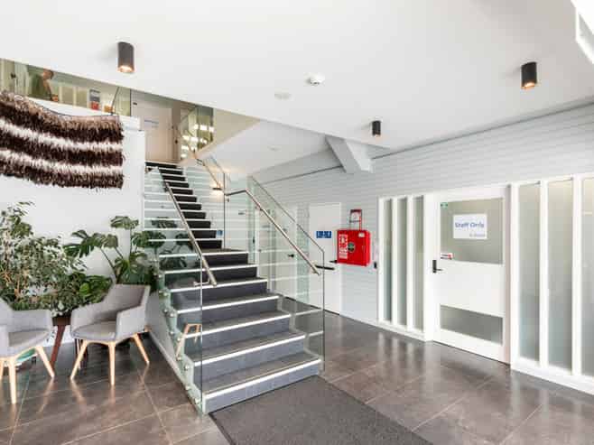 Long term lease inside the 4 Aves 