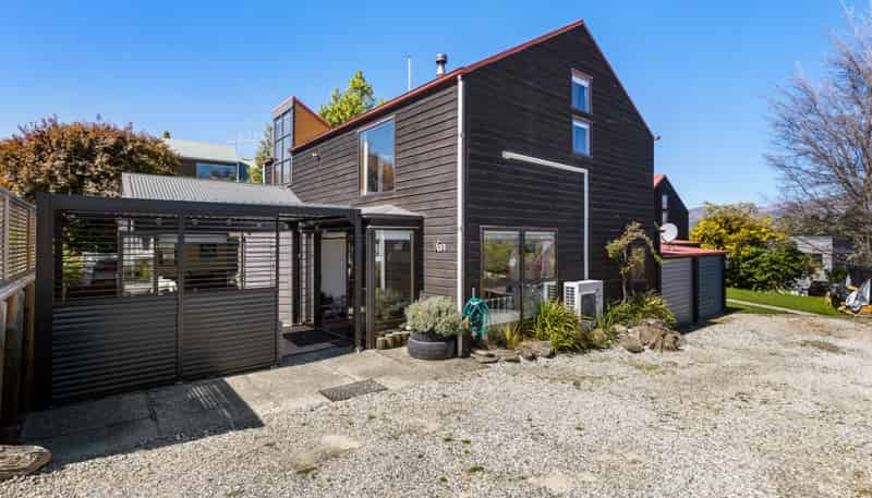 16A Mount Iron Drive, Wanaka