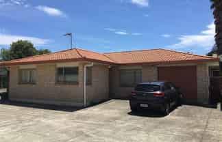 2/16 Miller Rd, Mangere Bridge