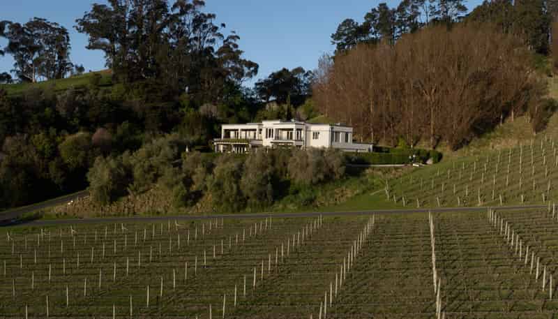 137 Black Barn Road, HAVELOCK NORTH