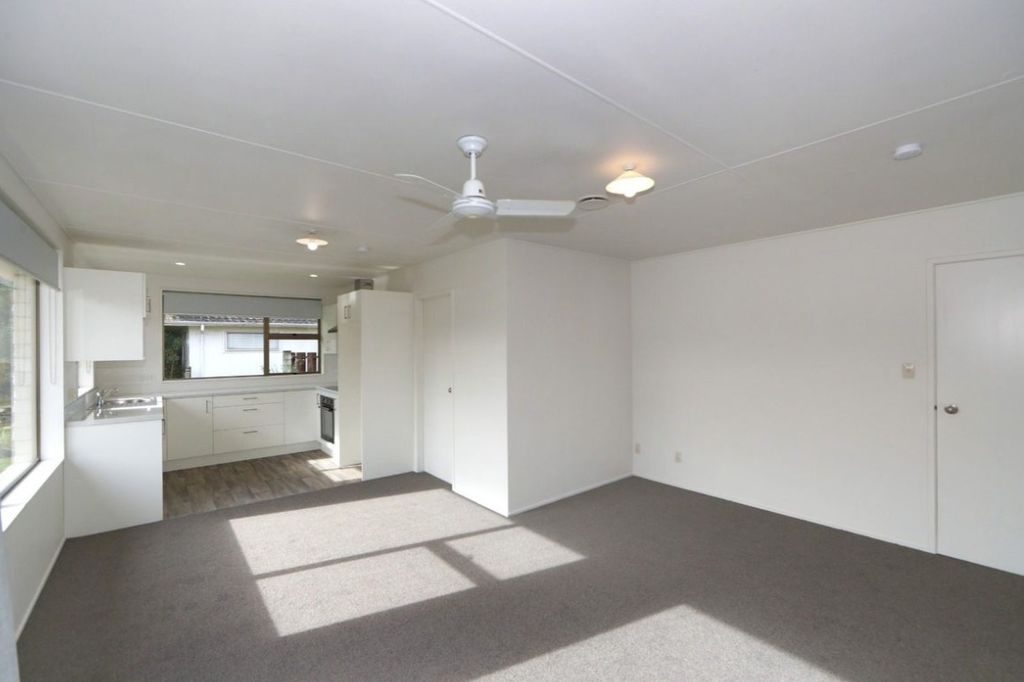 Sunny Two Bedroom Home in Flaxmere 4