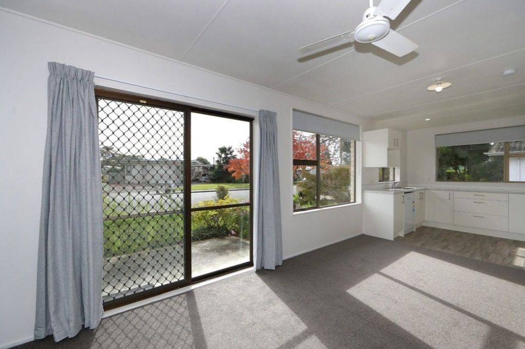 Sunny Two Bedroom Home in Flaxmere 3