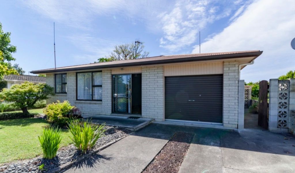 Sunny Two Bedroom Home in Flaxmere 2