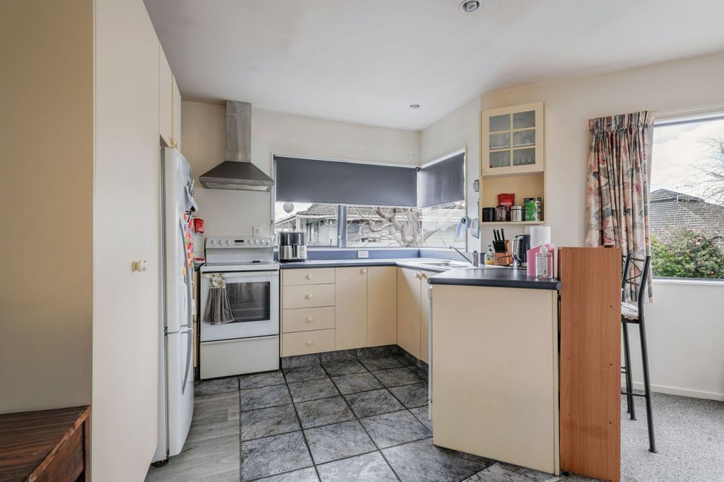 CENTRAL, SPACIOUS AND READY TO IMPRESS 5