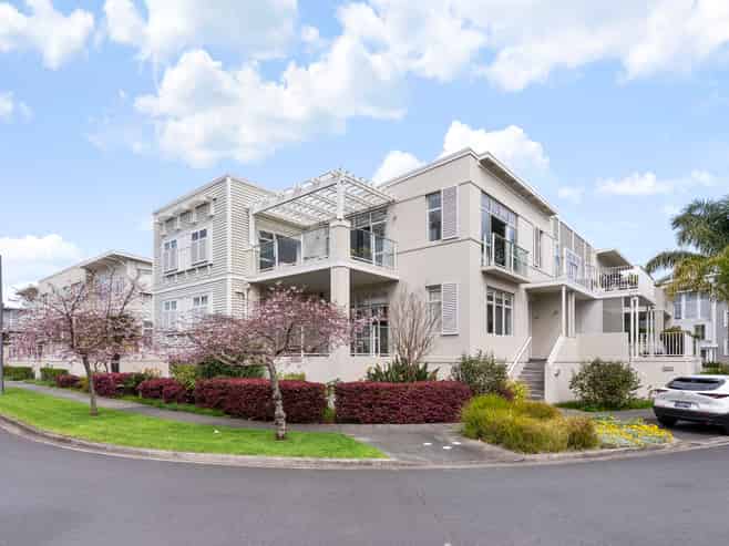 3 Eaves Bush Parade, Orewa