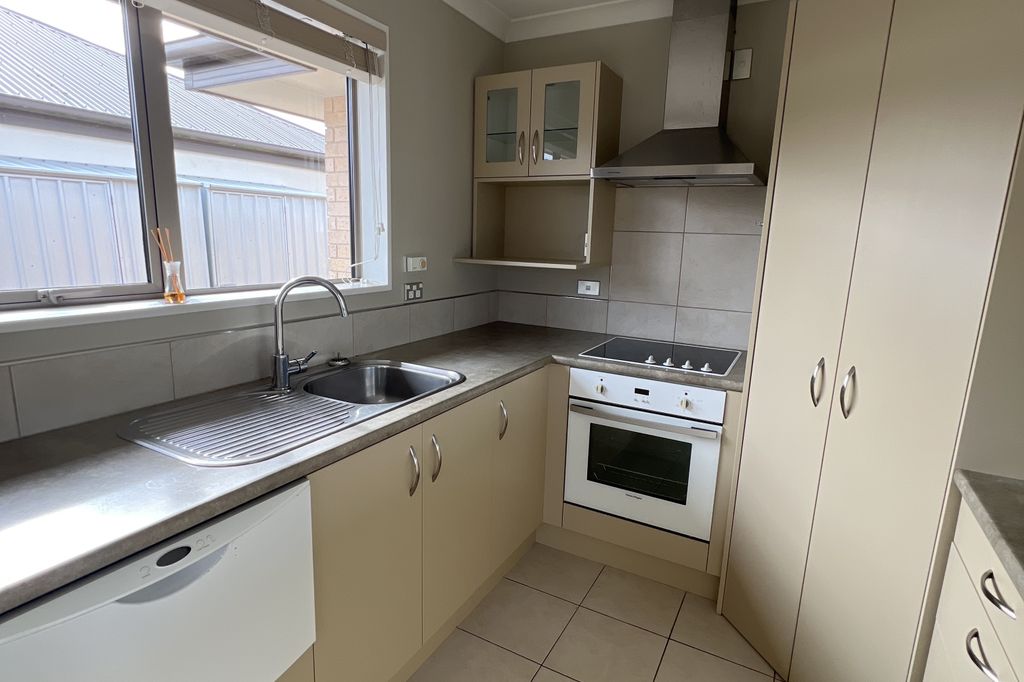 2 bedroom Central townhouse - 2