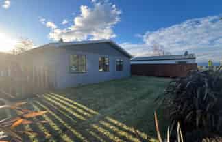 5658 West Coast Road, Springfield