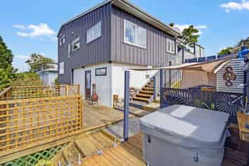 206 Mount Sea Road, Thames