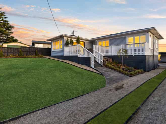 58 Chorley Avenue, Massey