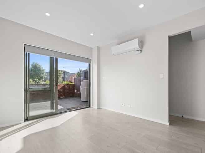60 Wallace Road, Hobsonville
