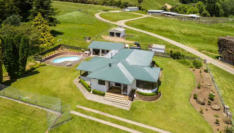 1127 Glenross, Waiwhare