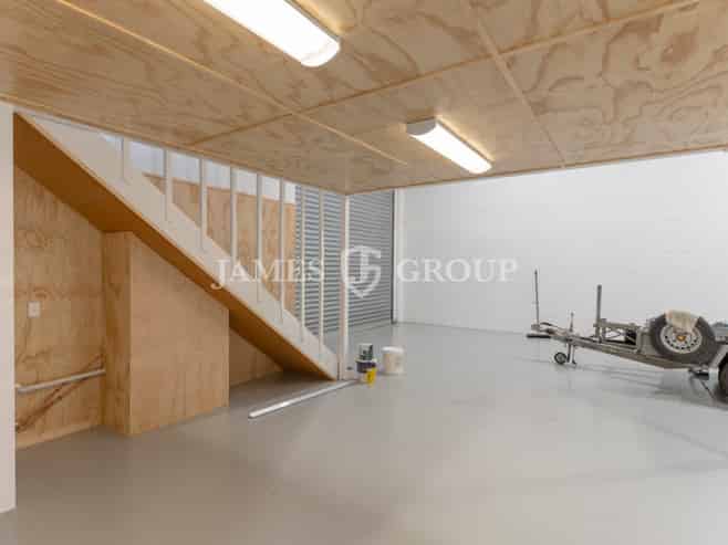 High-Profile on Cavendish with Secure Parking!
