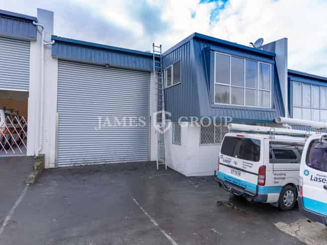 High-Profile on Cavendish with Secure Parking!