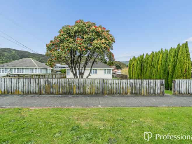 1090 High Street, Taita