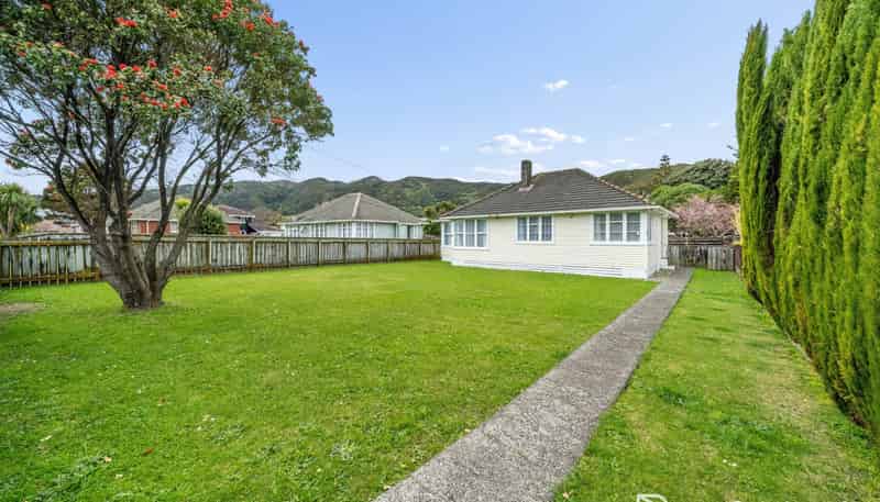 1090 High Street, Taita
