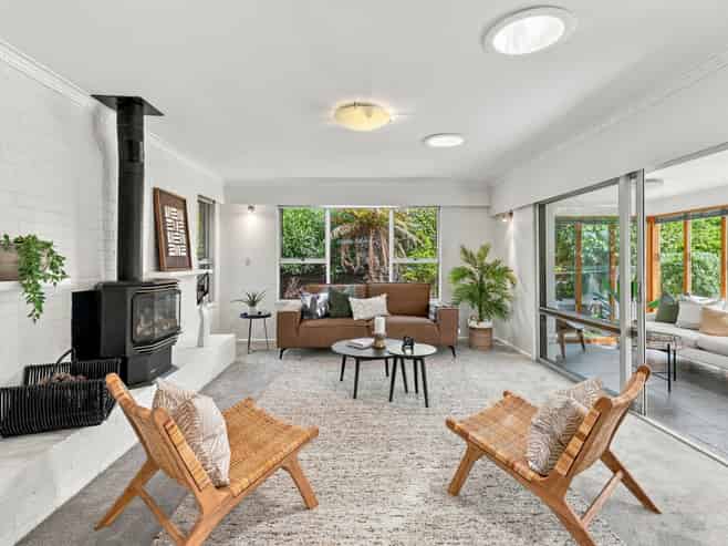 333 Eastern Terrace, Sydenham