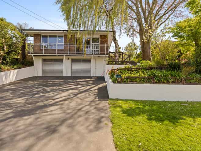 333 Eastern Terrace, Sydenham