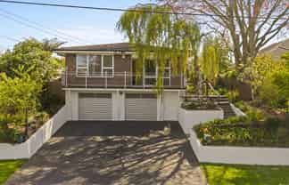 333 Eastern Terrace, Sydenham