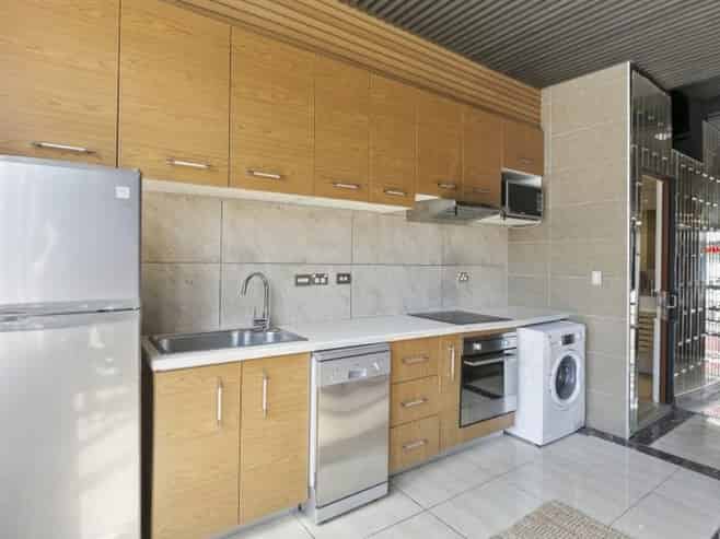 228b/21 Left Bank, Te Aro