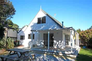 5 Lombardy Place, Whalers Gate