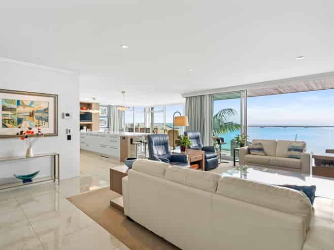206/283 Wakefield Quay, Stepneyville