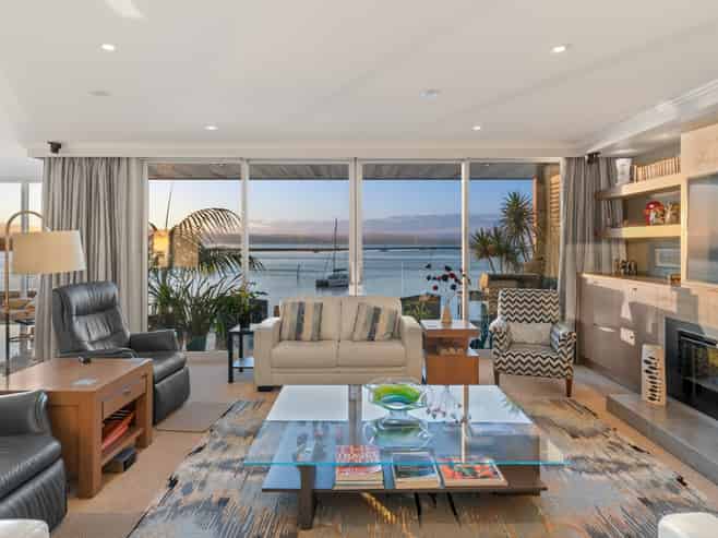 206/283 Wakefield Quay, Stepneyville