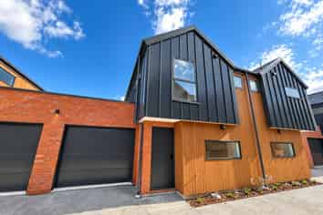 2/387 Armagh Street, Linwood