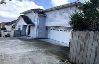 2/386 East Coast Road, Mairangi Bay