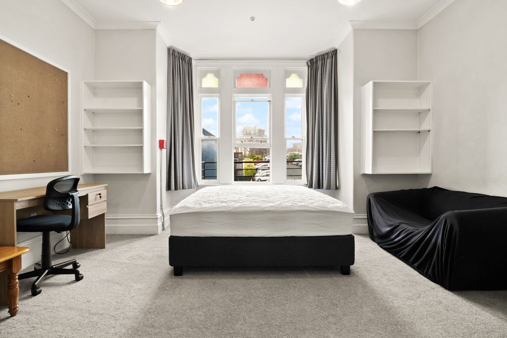 4/75B York Place, City Centre 4