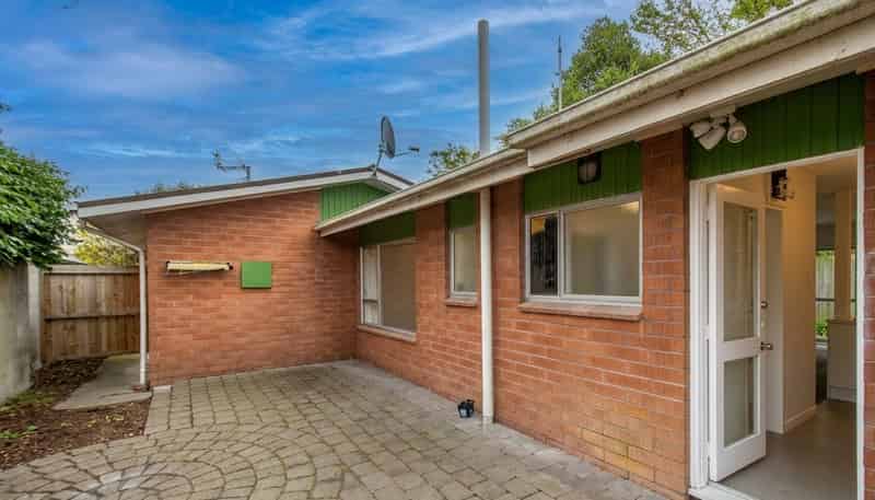 2/13 Naseby Street, Merivale