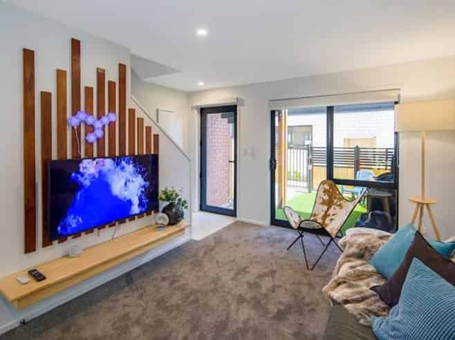 4/12 Biddle Crescent, Taita