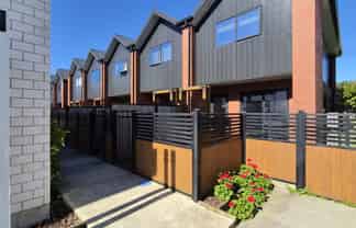 4/12 Biddle Crescent, Taita