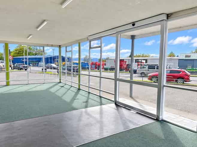 Stock it your way - For Lease