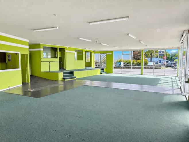 Stock it your way - For Lease