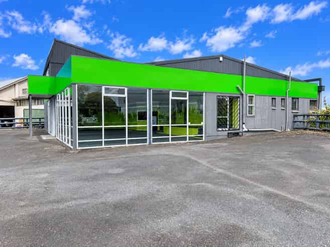 Stock it your way - For Lease