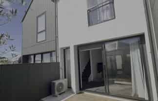 6 Oswald Crescent, Paparangi