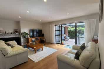 27 Palmyra Way, Half Moon Bay