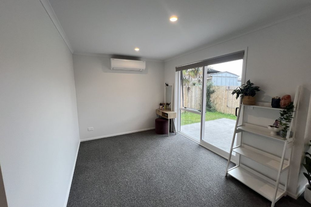 BRAND NEW SUPERB LOCATION 3