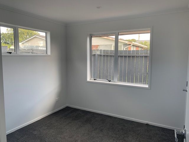 BRAND NEW SUPERB LOCATION 5