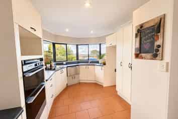 12 Emsworth Court, Pukekohe
