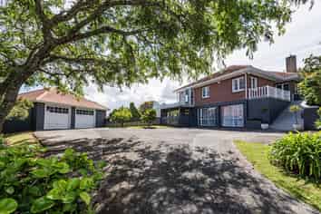 13 Punga Grove Avenue, Riverside