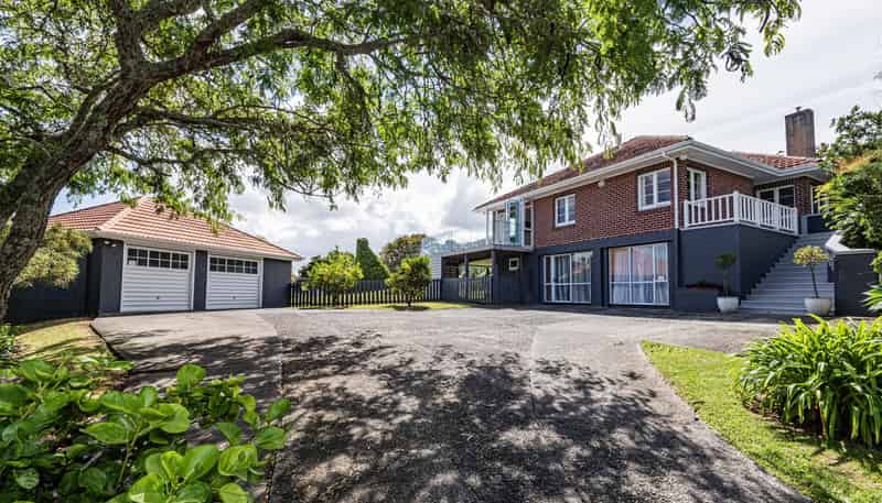 13 Punga Grove Avenue, Riverside