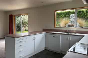 672 Peninsula Road, Kelvin Heights