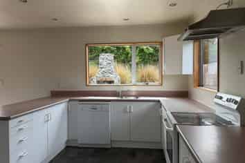 672 Peninsula Road, Kelvin Heights