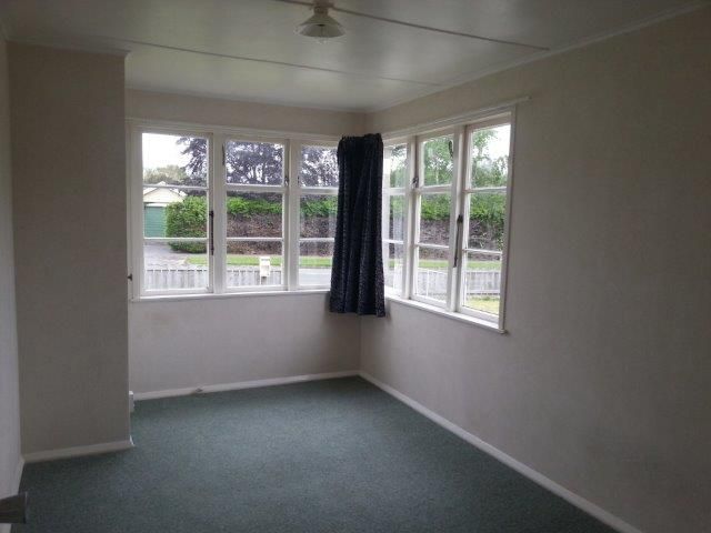 CHURCHILL AVE, MSTN - 3 BDRMS - $500 P/W 4
