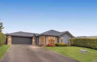 16 Winfield Dr, Wigram