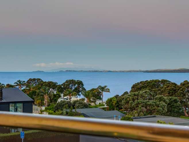 2C/5 The Promenade, Takapuna