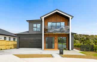 54 Rongoa Maori Way, Pukekohe